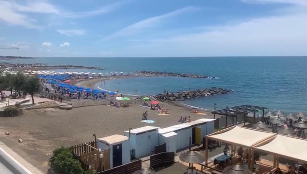 لاديسْبولِ Roma Meraviglioso Attico Sul Mare المظهر الخارجي الصورة